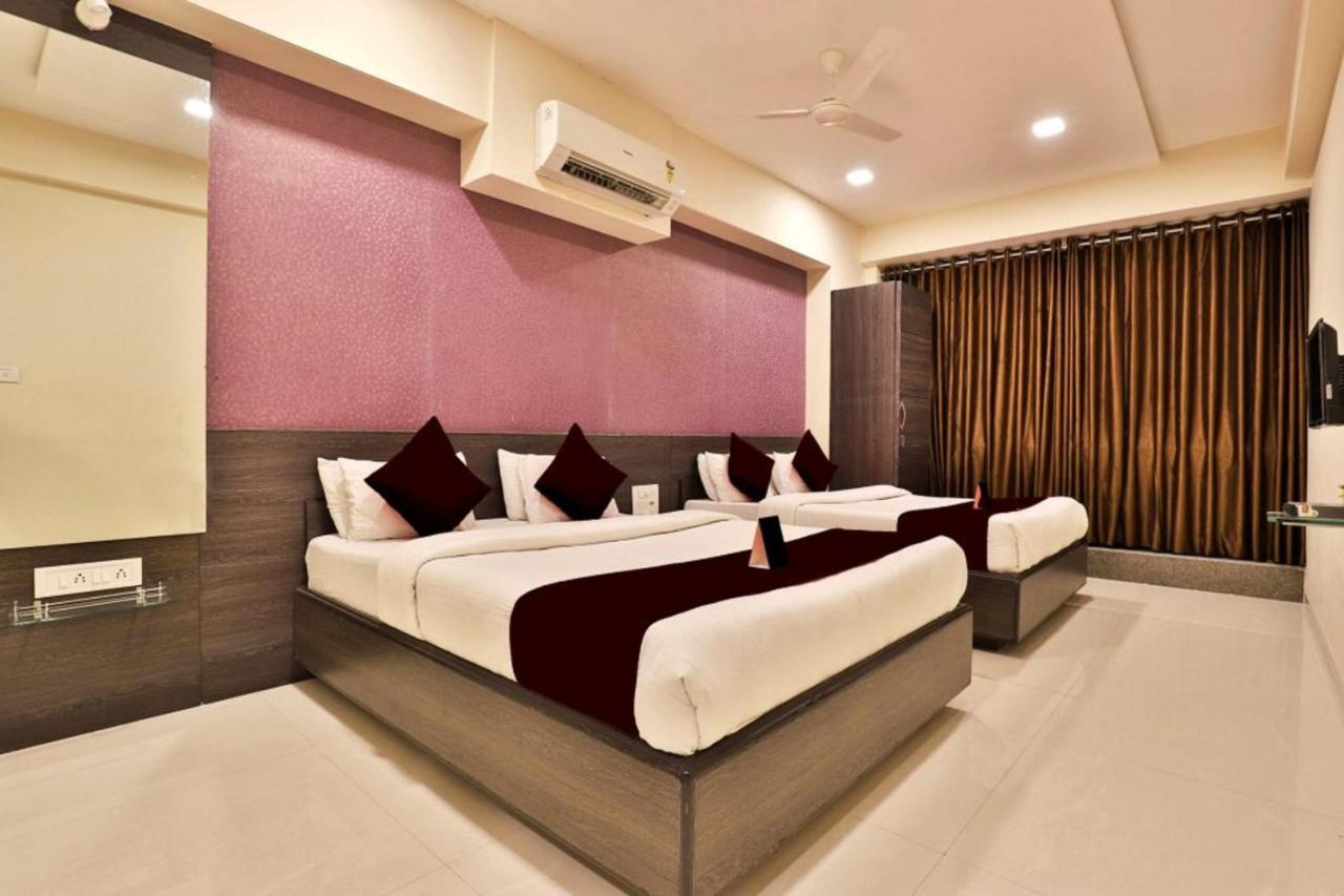 Hotel Royal Rituals Vesu 苏拉特 外观 照片